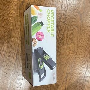 Vegetable Chopper with Green Accents